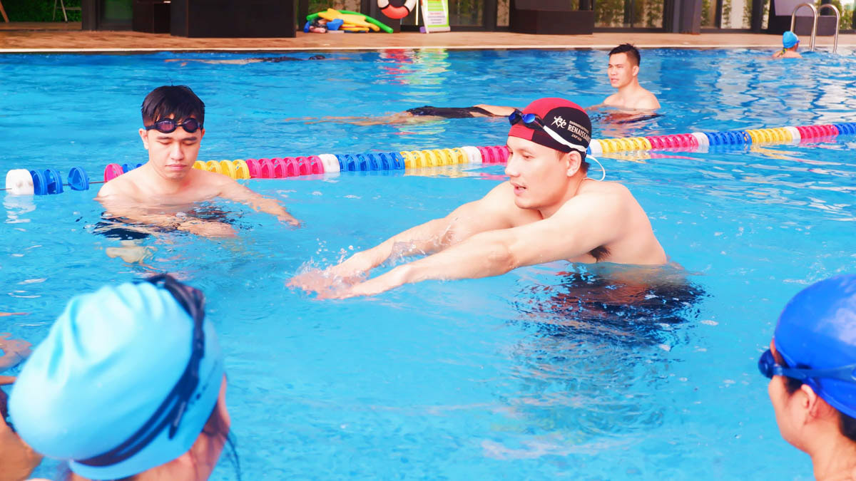 mot-lop-day-boi-tai-sun-fitness-pool