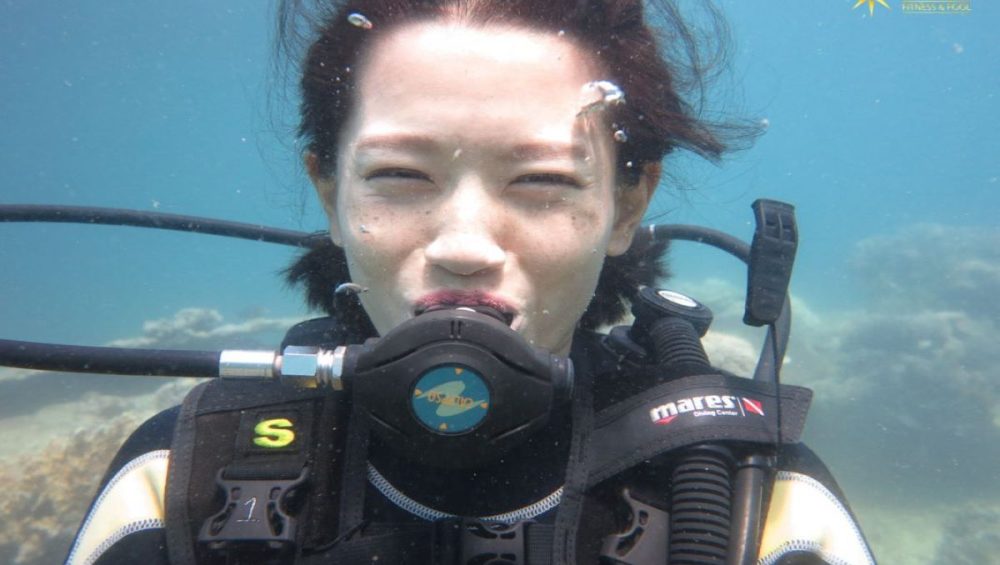 sun-pool-huong-dan-cach-mo-mat-duoi-nuoc